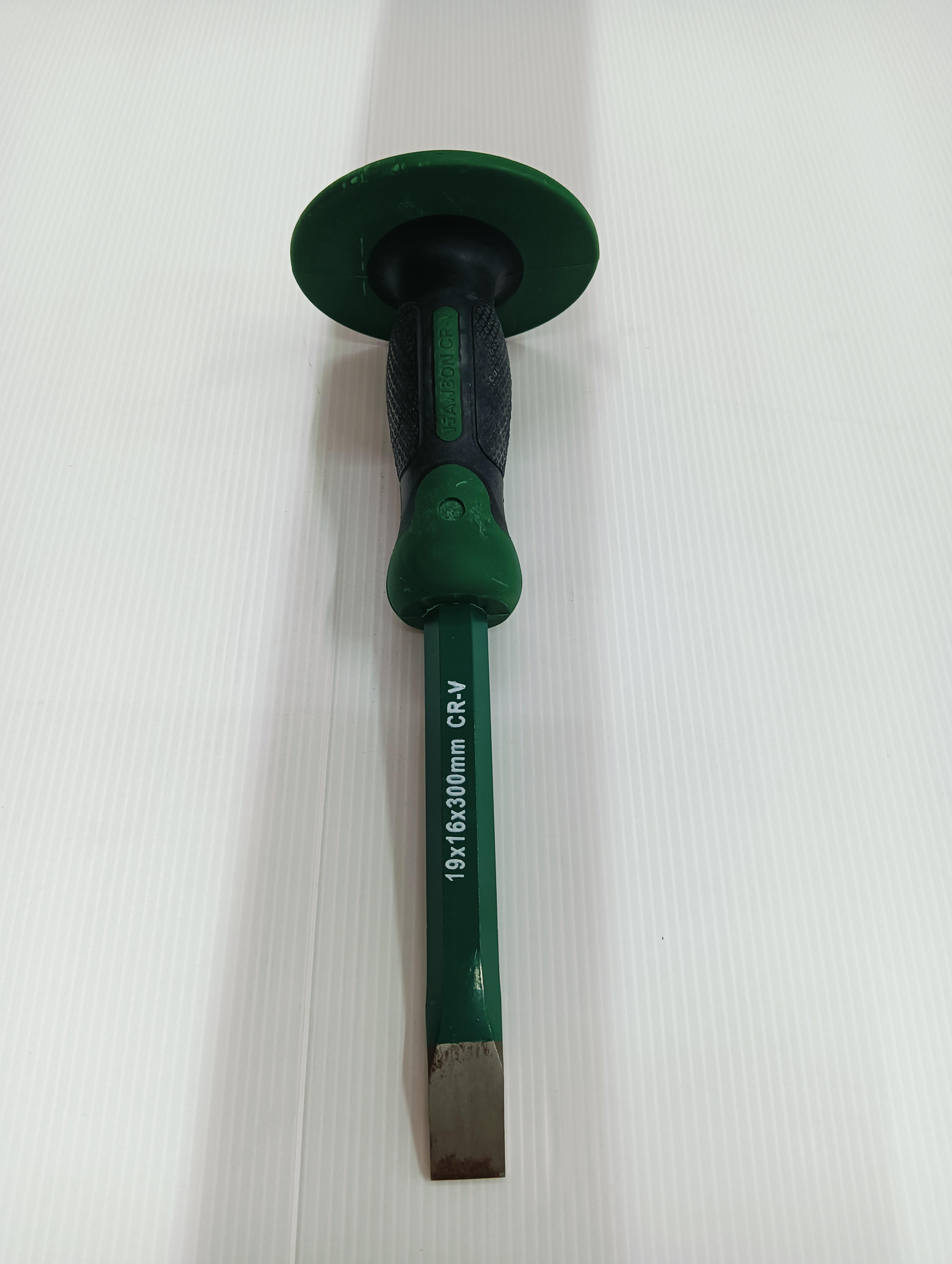 สกัดปูนปลายแบน CR-V ด้ามหุ้มยางหนากันกร แบรนด์ KSD - ฮาร์ดแวร์ ราคา 295 บาท