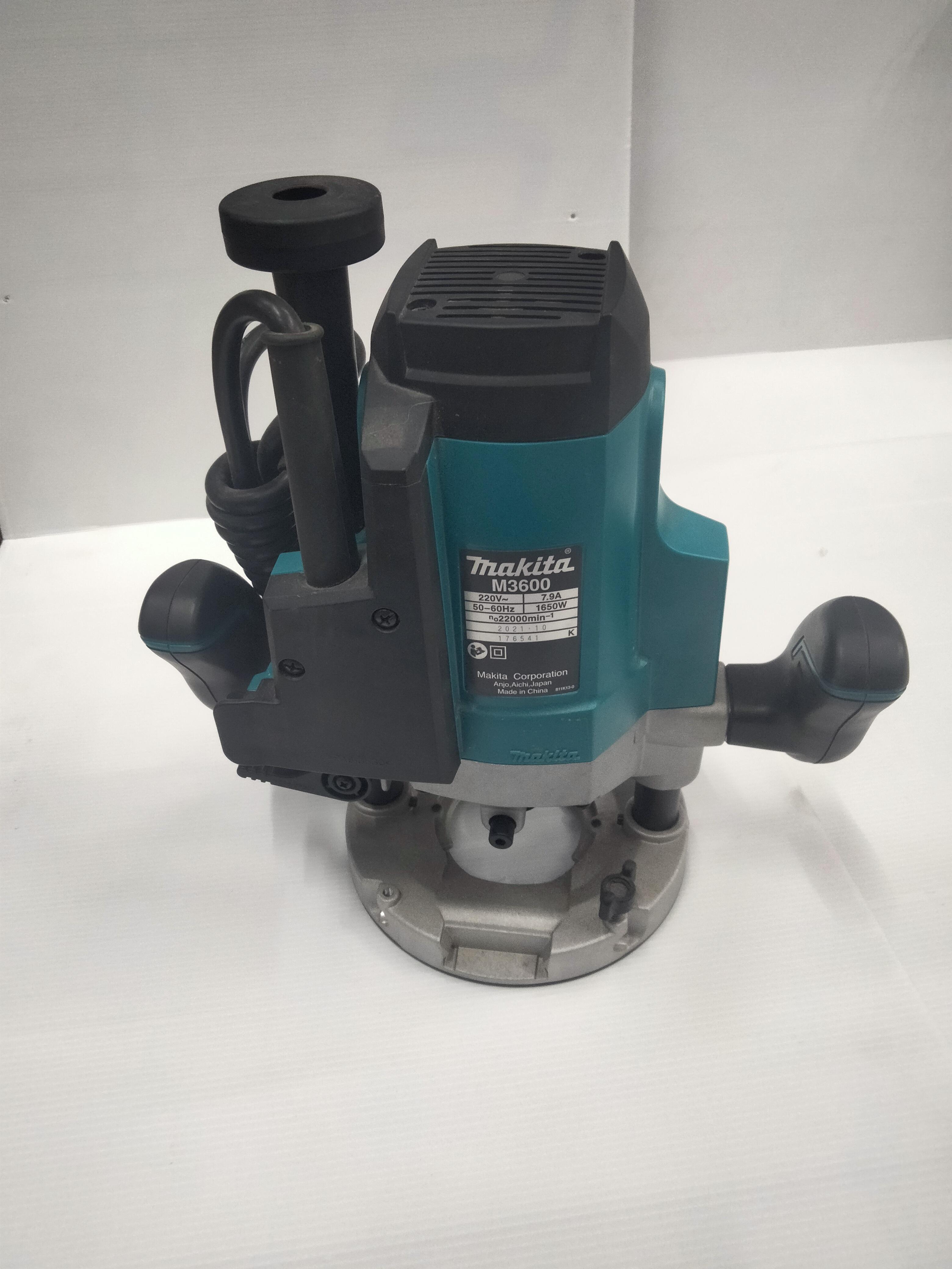 MAKITA เครื่องเราท์เตอร์ M3600B (1650W) 1/2
