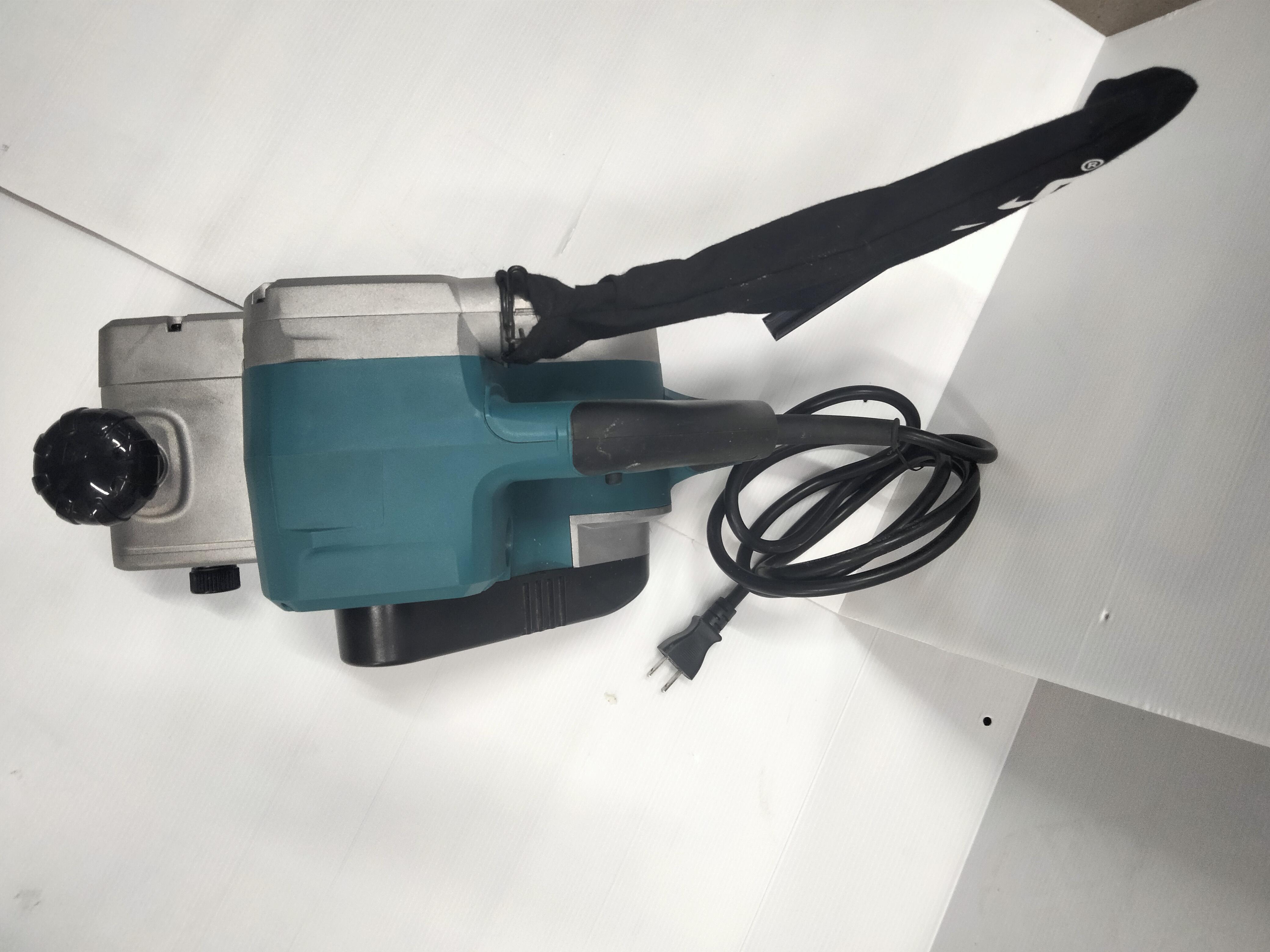 MAKITA เครื่องขัดกระดาษทรายสายพาน M9400B