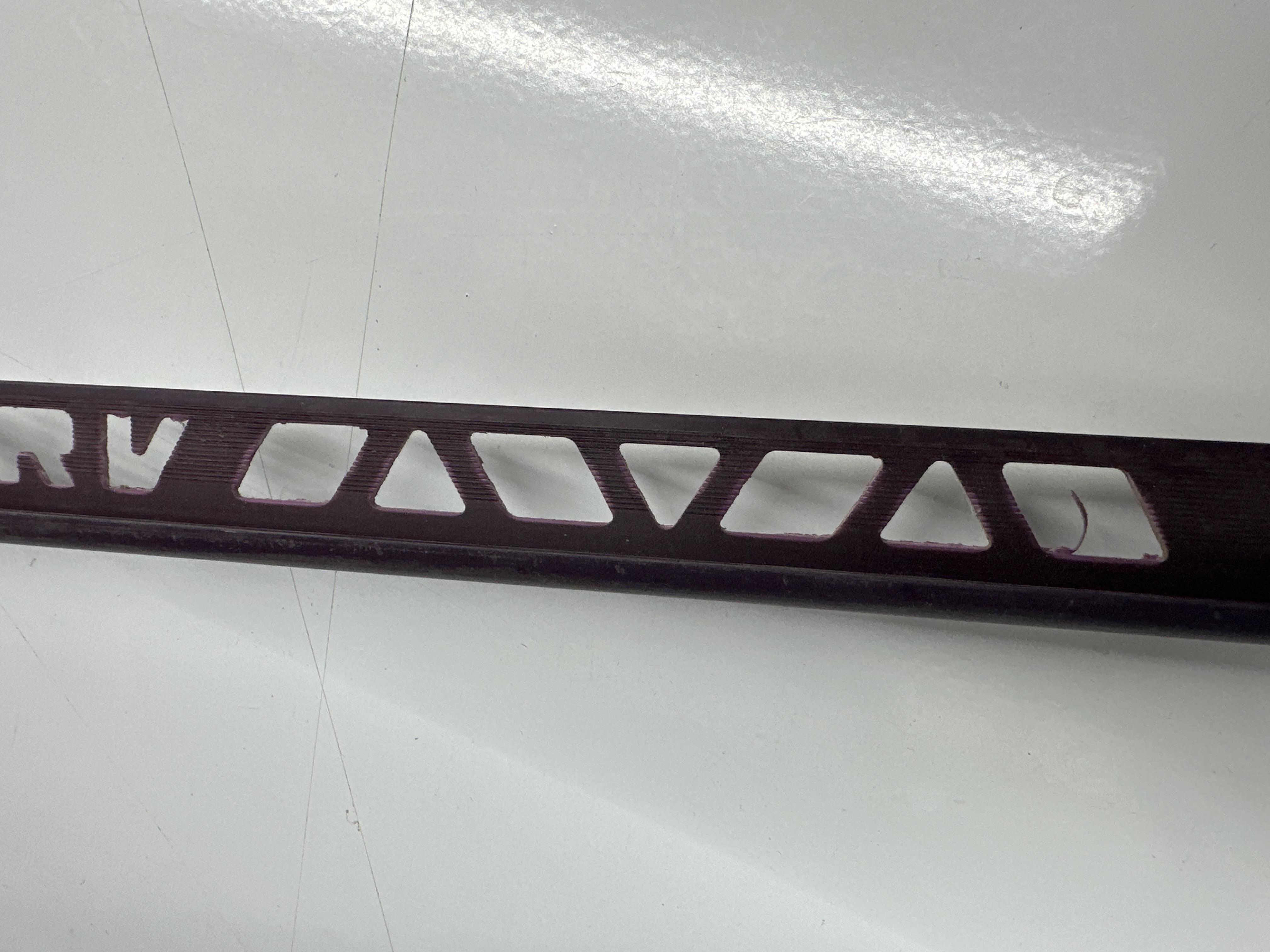 คิ้ว PVC  สีเปลือกมังคุด VRV - ตกแต่ง ราคา 20 บาท