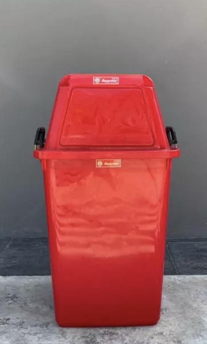 ตรางู ถังขยะเหลี่ยม ฝาสวิงข้าง 125L. (A) สีแดง (6ใบ/มัด) แบรนด์ เอสพี พลาสติก - ตกแต่ง ราคา 739 บาท