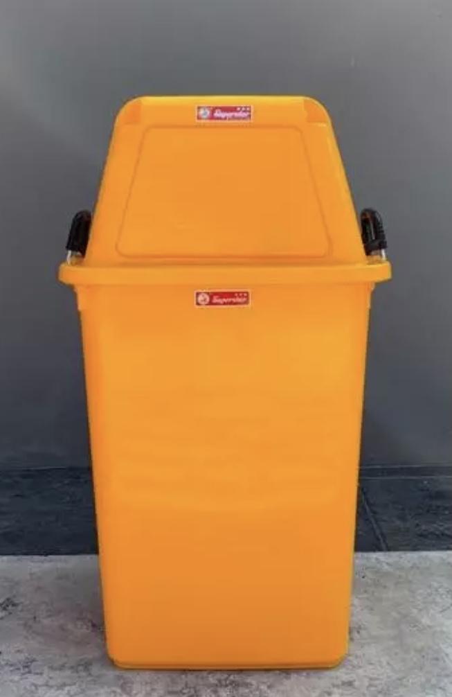 ตรางู ถังขยะเหลี่ยม ฝาสวิงข้าง 125L. (A) สีเหลือง (6ใบ/มัด) แบรนด์ เอสพี พลาสติก - ตกแต่ง ราคา 739 บาท