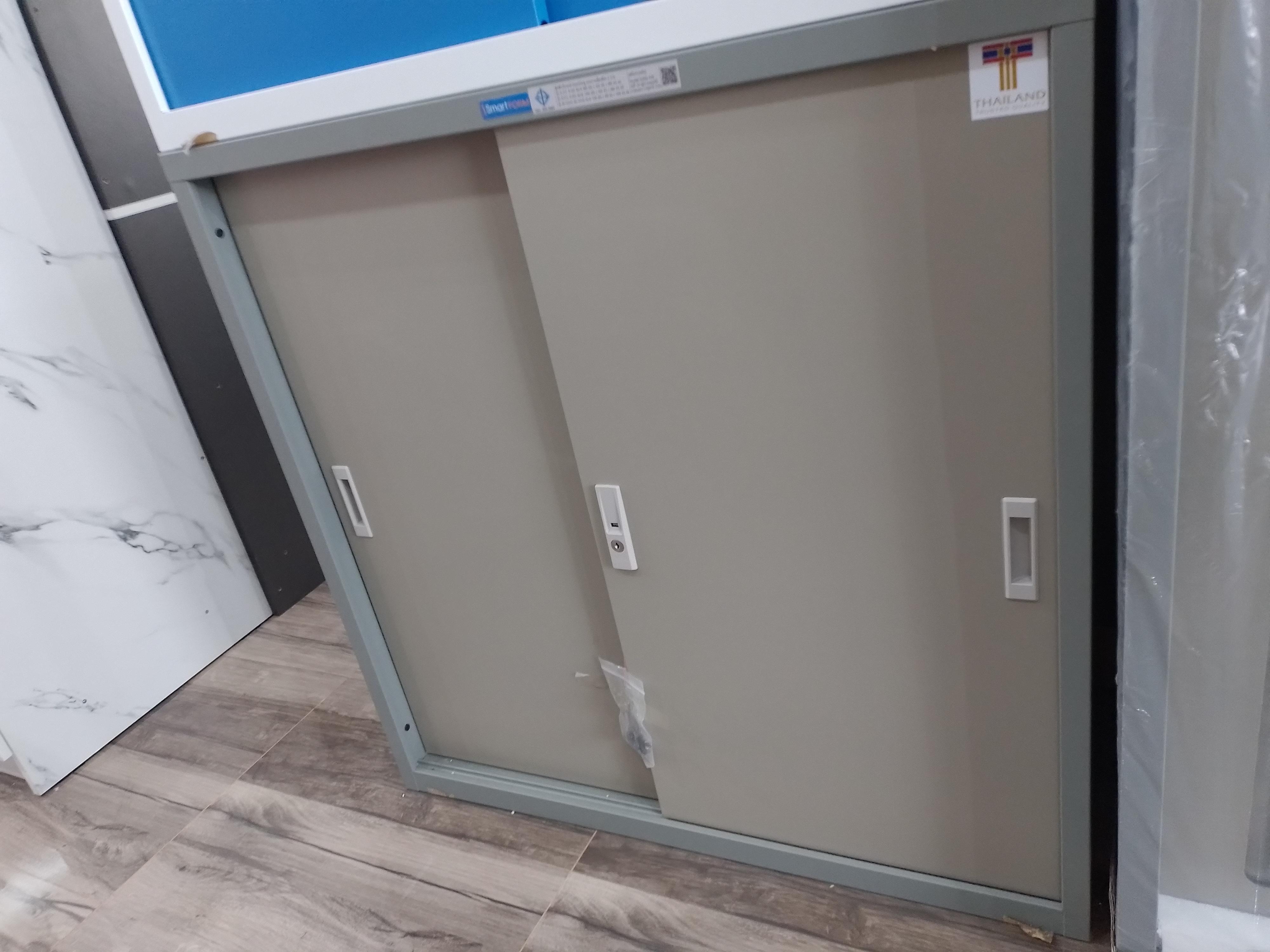 ตู้บานเลื่อน Smart Form SD-013T 880*400*880มม. สีเทากลาง แบรนด์ บริษัท ไทยไทโย จำกัด - ตกแต่ง ราคา 2,790 บาท