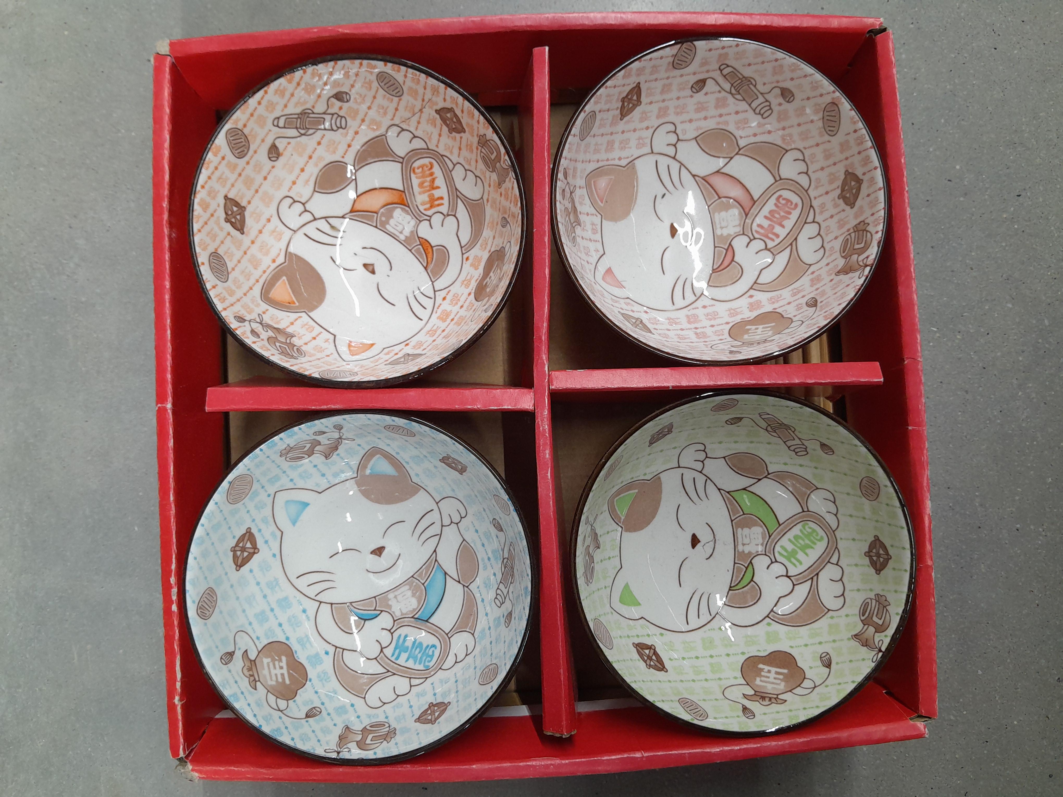 ชุดถ้วย4.5นิ้ว เซรามิคแถมตะแกียบ 4ใบ ลายน้องแมว - ตกแต่ง ราคา 199 บาท