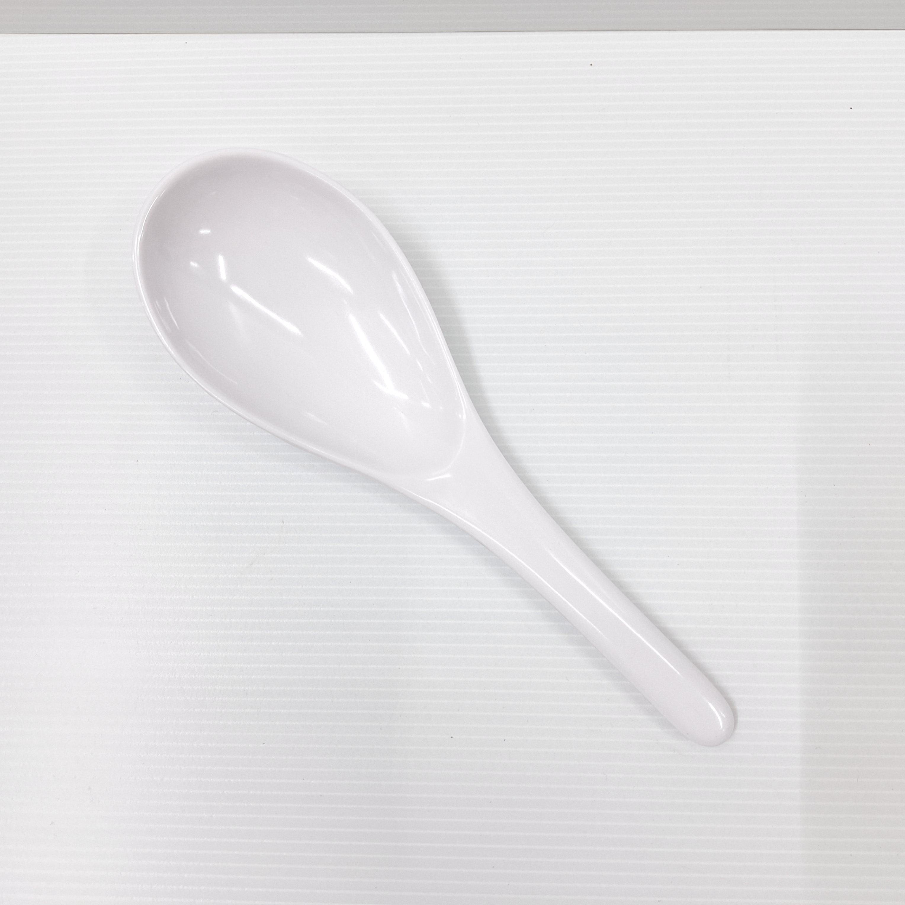 Melamine ทัพพี SP23 สีขาว แบรนด์ บริษัท ไทย เมลามีนแวร์ อินดัสเทรียล จำกัด - ตกแต่ง ราคา 35 บาท