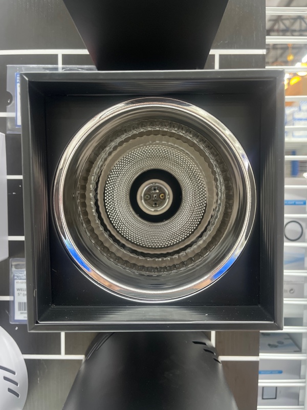 WELLUX กรอบโคมดาวน์ไลท์ติดลอย PSB 5 (เหลี่ยม/ดำ) - ภาพที่ 4