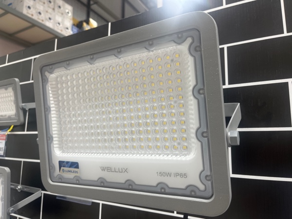 WELLUX สปอร์ตไลท์ FRD 150 วัตต์ เดย์ไลท์ - ภาพที่ 4
