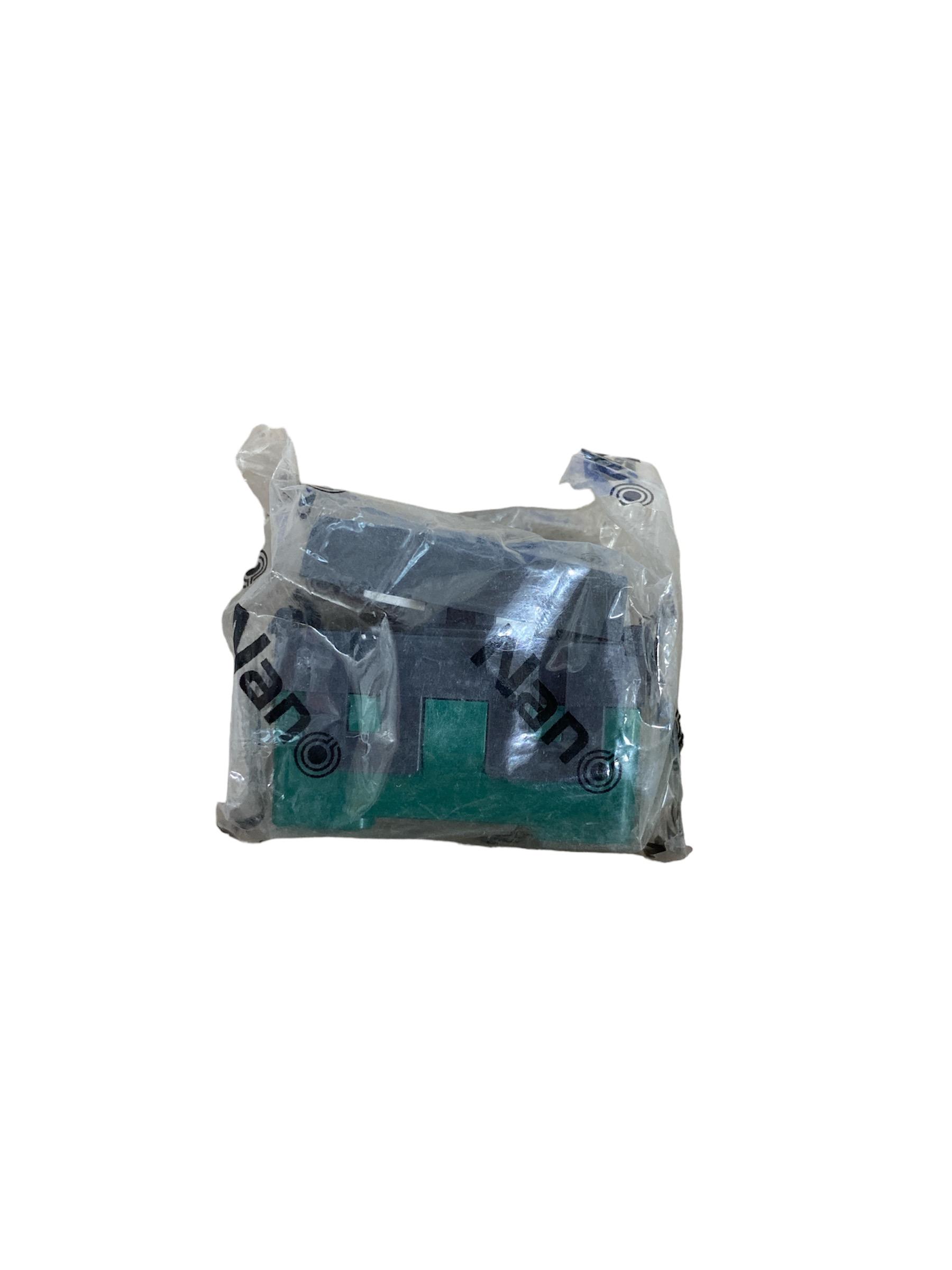 NANO สวิทซ์กดกระดิ่งแบบมีพรายน้ำ UR-B01B 16A.250V.ดำ(200/ลัง) แบรนด์ นาโน อิเลคทริค โปรดักซ์ - ระบบไฟฟ้าและระบบน้ำ ราคา 55 บาท