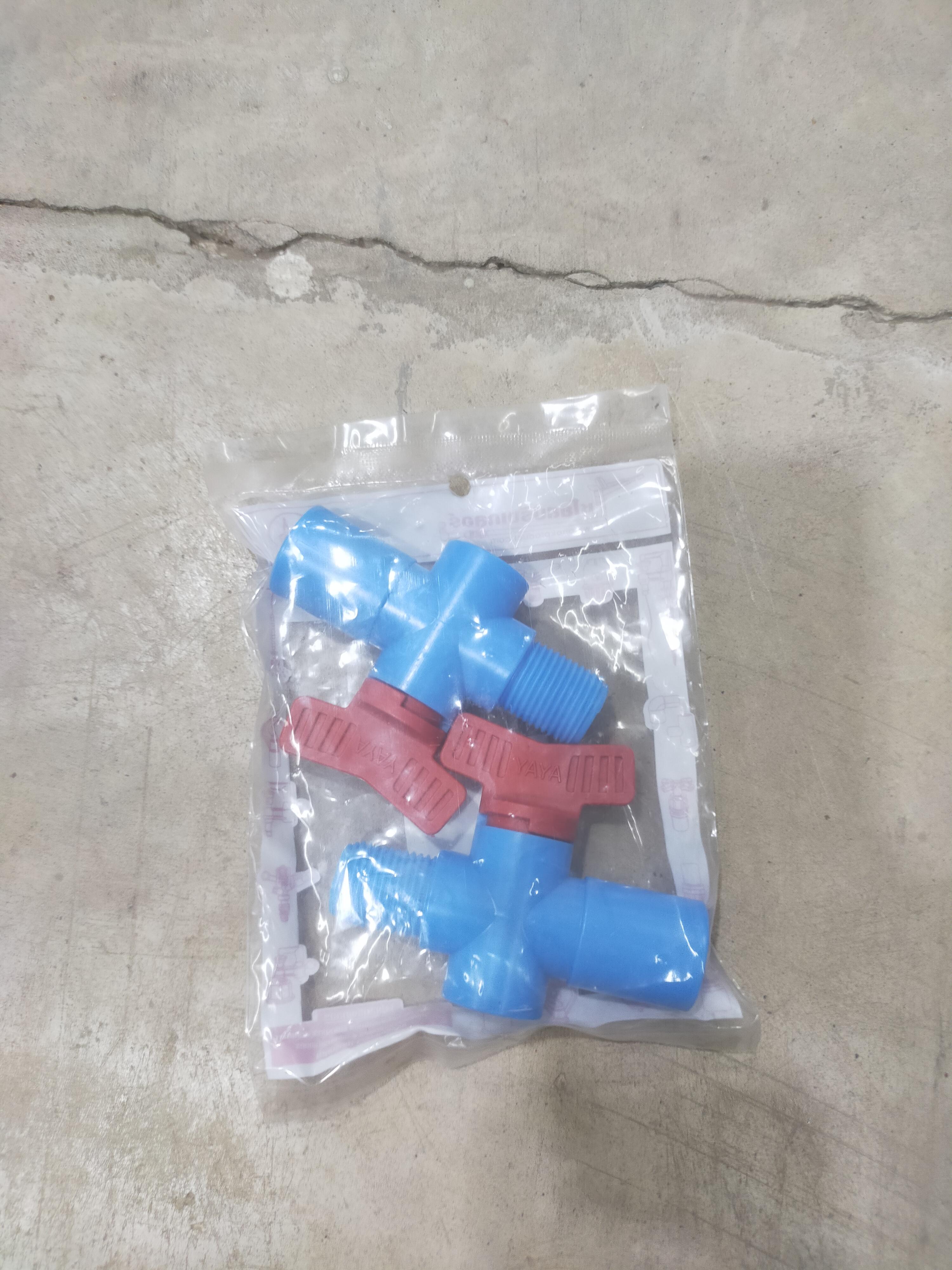 KANOK วาล์วเกษตรมือบิดแดงสวมทับท่อ PVC เกลียวนอก 1/2 361-YY (2อัน/แพ็ค) แบรนด์ กนก โปรดักส์ - การเกษตร ราคา 15 บาท