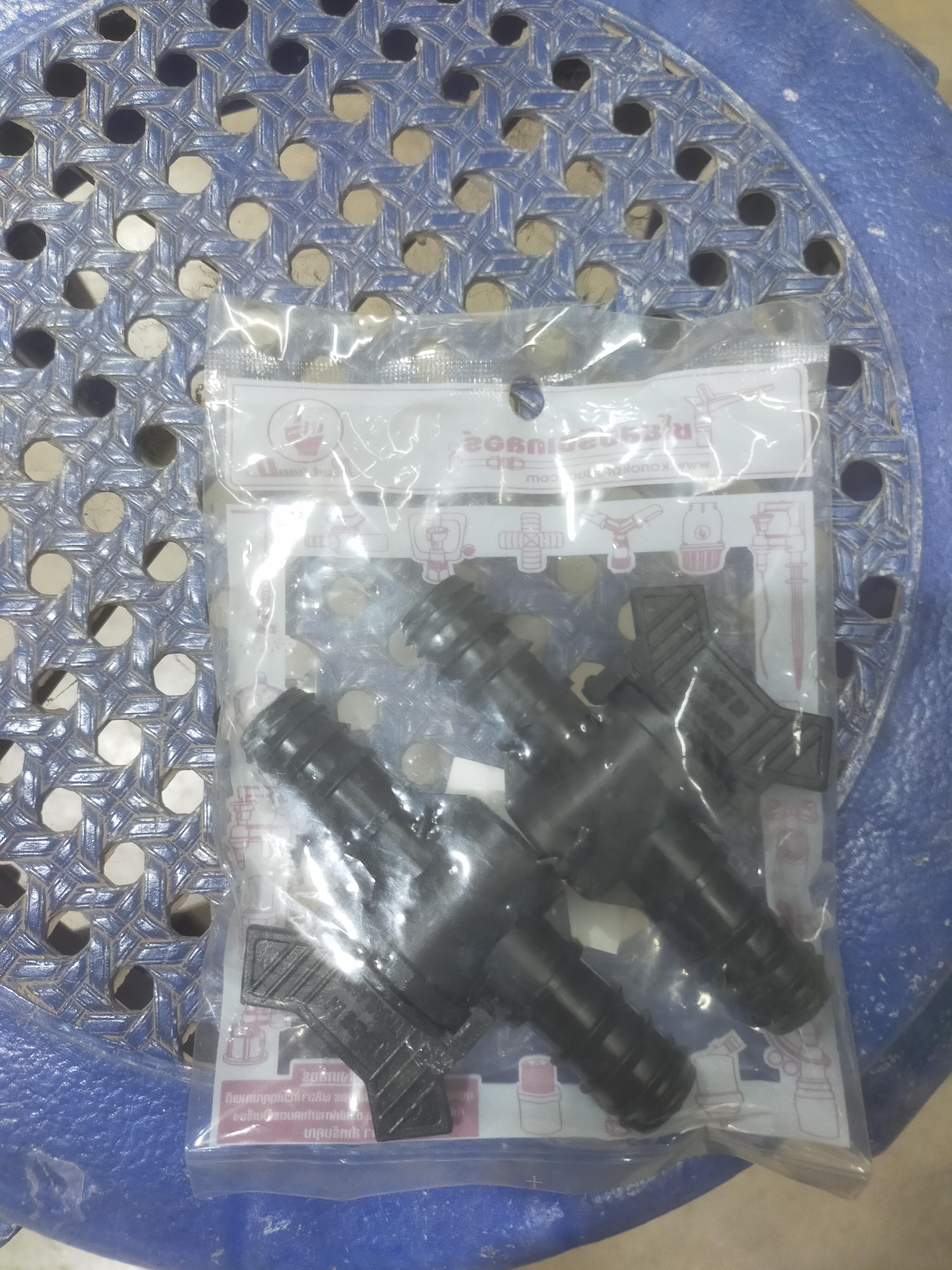 KANOKวาล์วเกษตรหางปลาสวมท่อPE20*20mm. 380-20 *2 (100/ถ. 500/ก.) แบรนด์ กนก โปรดักส์ - การเกษตร ราคา 22 บาท