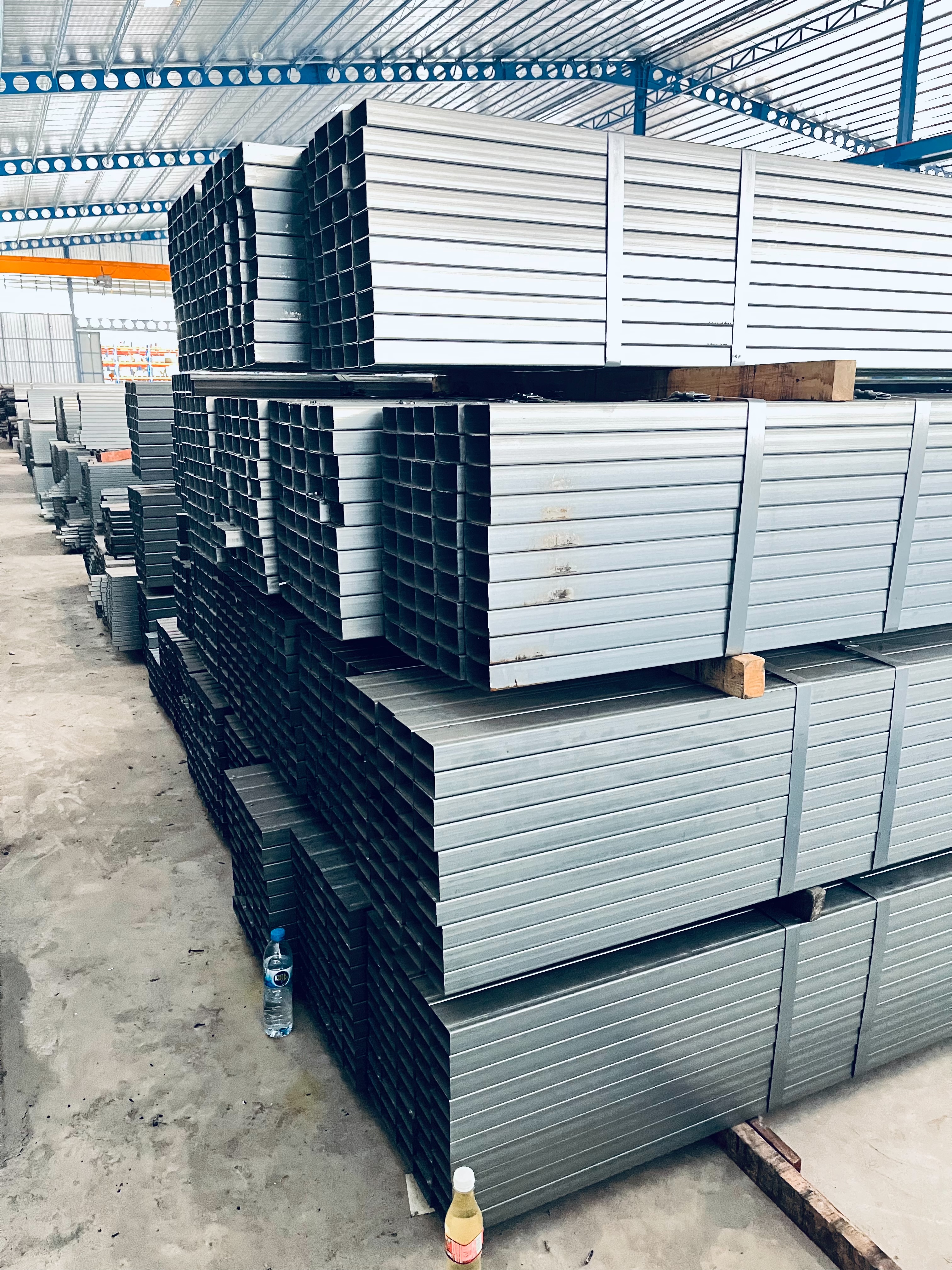 เหล็กกล่องกัลวาไนซ์ GI 1*1 หนา 1.5มม. พ่นม่วง 6+-