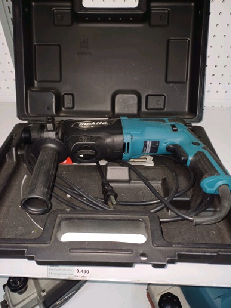 MAKITA เครื่องสว่านโรตรี่ 3ระบบ M8701B26 26มม. MAKITA เครื่องสว่านโรตรี่ 3ระบบ M8701B26 26มม. - ดำรงค์โฮมพลัส