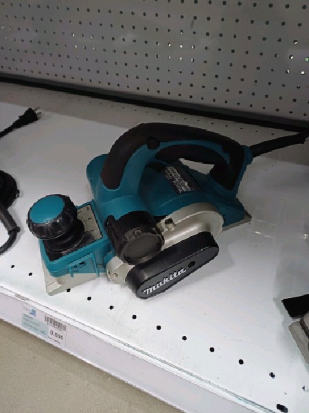 MAKITA กบไฟฟ้า KP-0810K-82MM คมเดียว 3