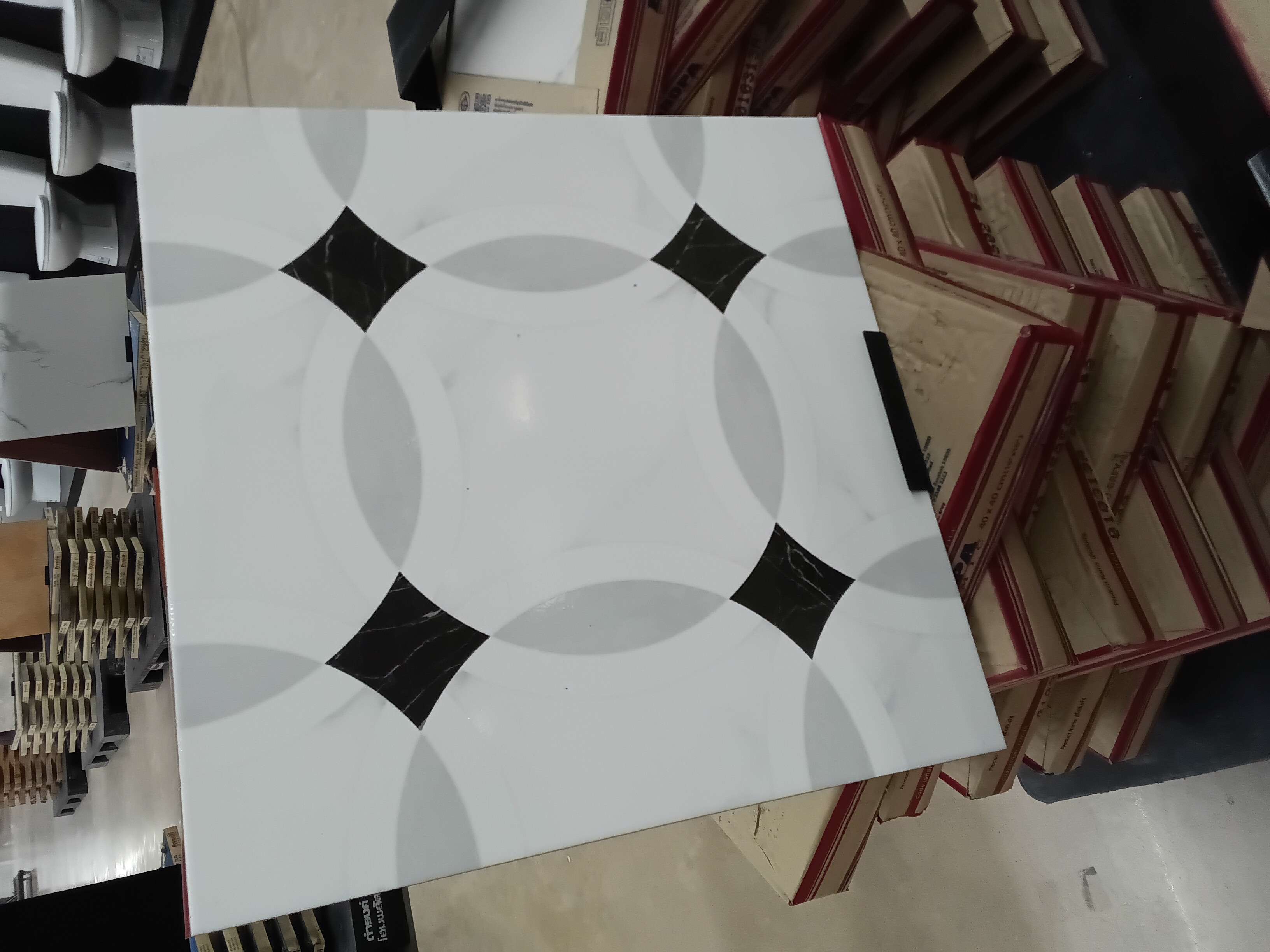 ไชโย กระเบื้อง 40*40 ไชยวายุ-ดำ (A)  Glossy (6ผ/1 ตร.ม/กล่อง)