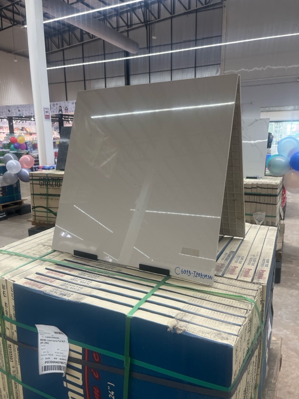 กระเบื้องแกรนิตโต้ 60 x 60 ซม. เบจ รุ่น C6013-T/20K393N 