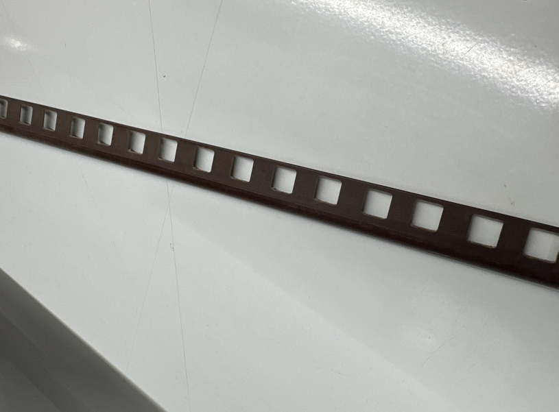 คิ้ว PVC รุ่น #402 สีน้ำตาลเข้ม VRV - ภาพที่ 2