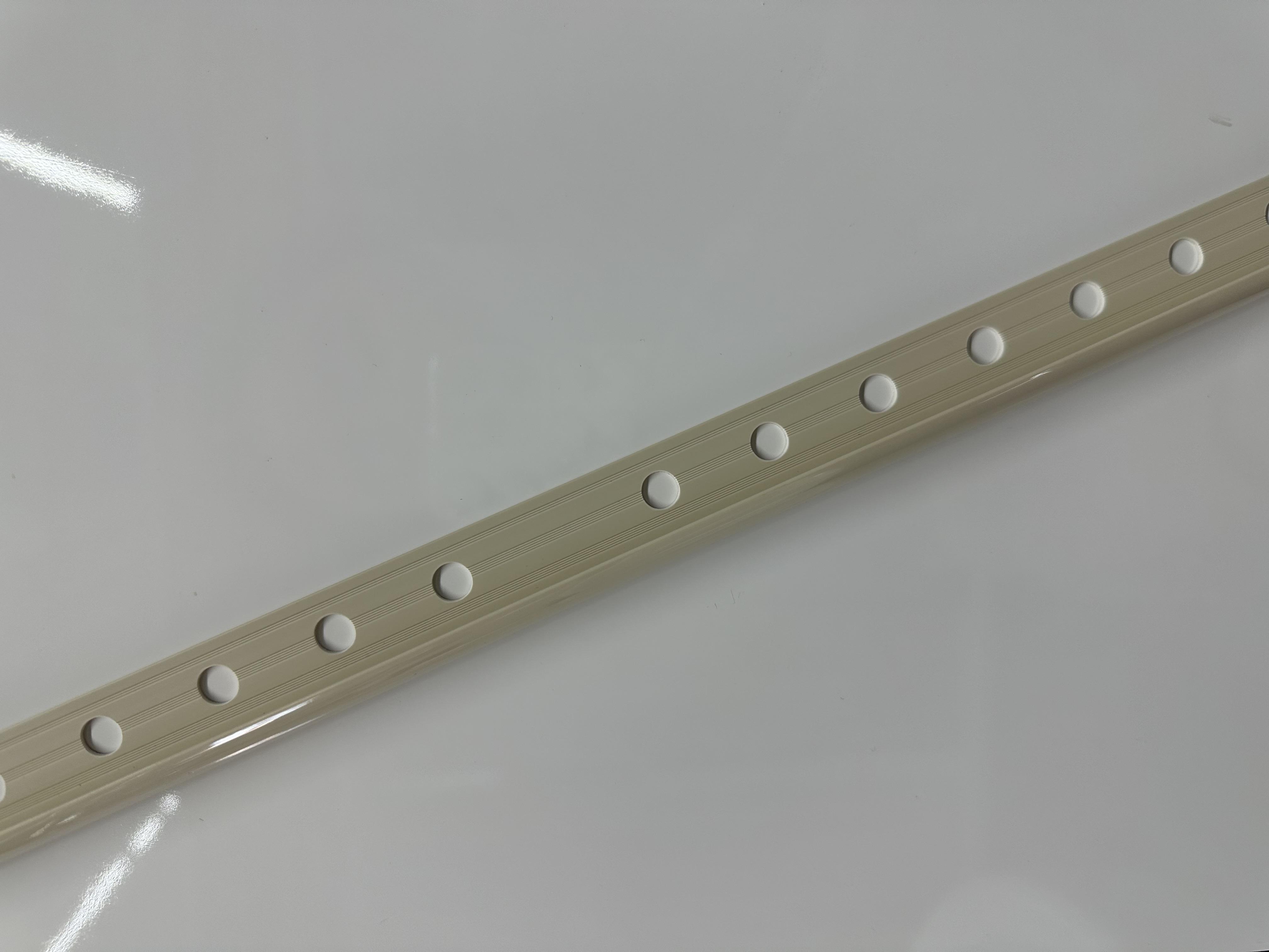 คิ้วกระเบื้องพีวีซี PPS LTF-132002 ขนาด 13 มิล สีงา (100 เส้น/กล่อง)