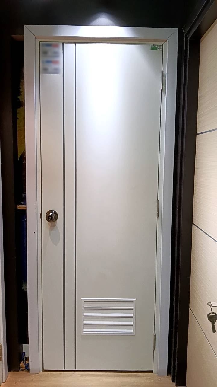 ECO-DOOR ประตู UPVC PROFILE PG2 3.5*70*200 บานเกล็ดเฉพาะบาน เจาะลูกบิด ห้องน้ำ สีขาว