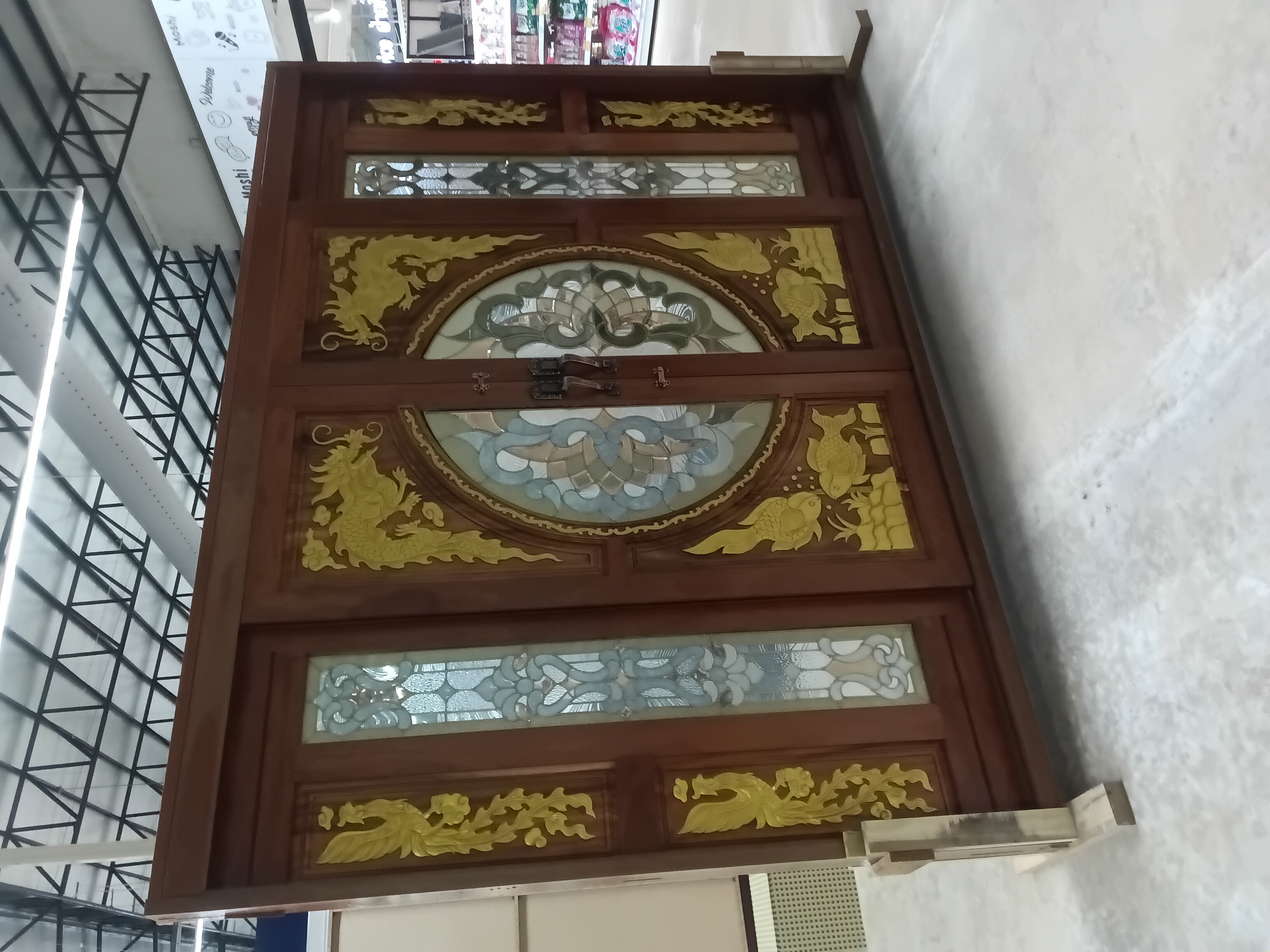 YY ประตูกระจกนิระภัยและมุมบนล่างมังกรปลาทองลายเส้นจีน ข้างกระจกนิระภัยหงษ์ลงทอง A053-06 280*207 (AAA) - ภาพที่ 3