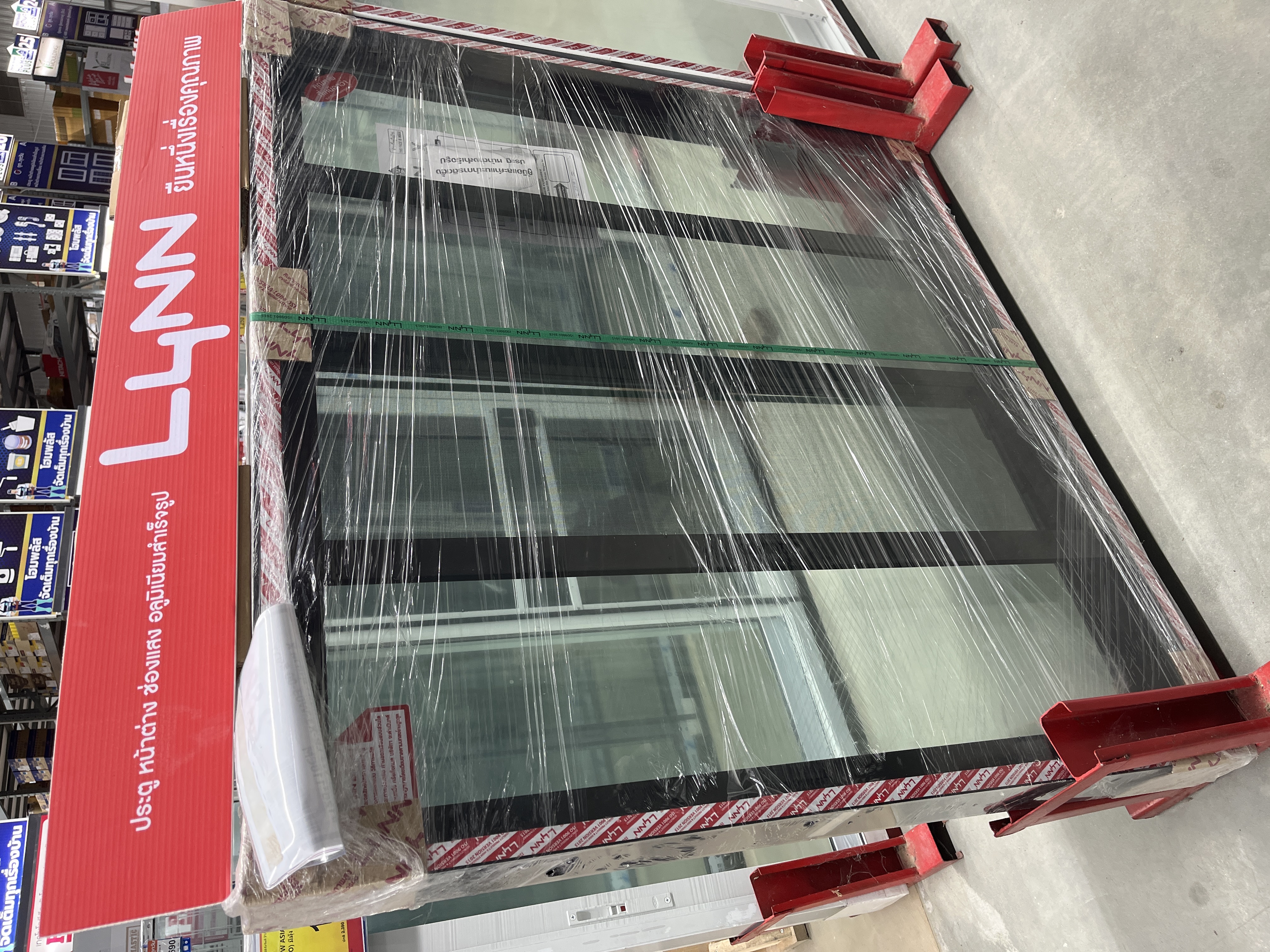 LYNN หน้าต่างบานเลื่อน+มุ้งลวด X SERIES LP-X3-W03-BL1 สีดำ #120*110CM
