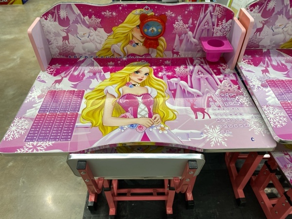 โต๊ะหัดเขียน DFOD3 PRINCESS สีชมพู แบรนด์ บริษัท วี.อาร์.ทอยส์ จำกัด - ตกแต่ง ราคา 899 บาท
