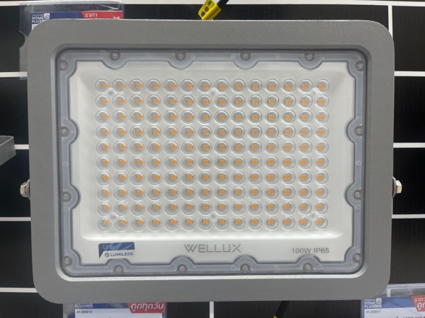 WELLUX สปอร์ตไลท์ FRD 100 วัตต์ วอร์มไวท์ แบรนด์ เวลลักซ์ - ระบบไฟฟ้าและระบบน้ำ ราคา 800 บาท