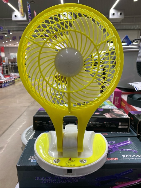 พัดลมพกพา พับได้ mini fan คละสี - เครื่องใช้ไฟฟ้า ราคา 290 บาท